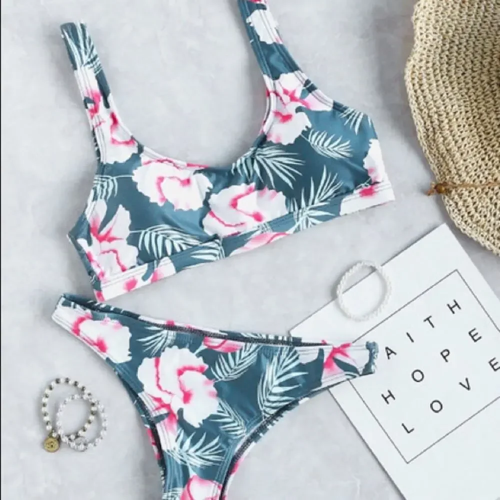 Floral Print Scoop Neck Bikini Two Piece Swimsuit Removable Padding Size Medium